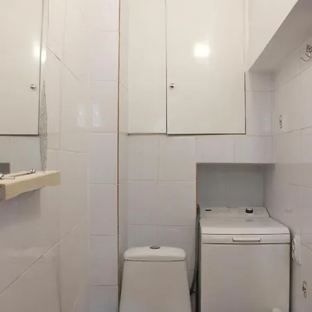 подобово в центрі на вулиця скорика 25 колишня чайковського біля філармонії Λβιβ