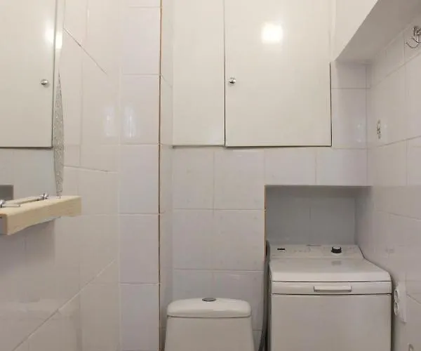 подобово в центрі на вулиця скорика 25 колишня чайковського біля філармонії Lviv